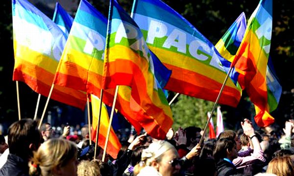 NLO i grupa Izađi pozvali su javnost da reaguje na nasilje koje se događa nad lezbejkama i gay mu&scaron;karcima u Novom Sadu; ilustracija: AFP