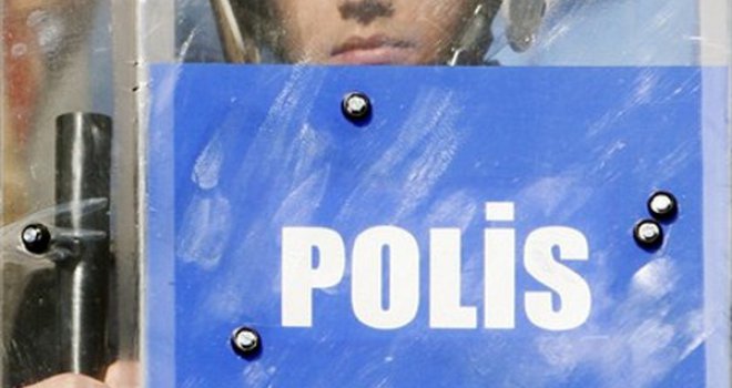 U eksploziji autobombe  u Diyarbakiru ubijeno osam i ranjeno više od 100 osoba