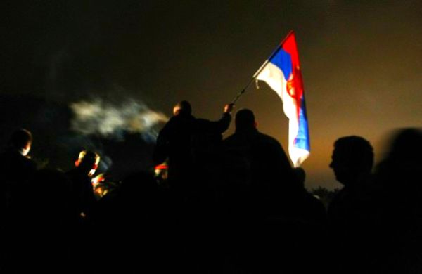 Srbi na sjeveru Kosova ne žele dopustiti da kosovske vlasti, koje oni ne priznaju, kontroliraju granične prijelaze Jarinje i Brnjak prema Srbiji; ilustracija: Reuters Srbi na sjeveru Kosova ne žele dopustiti da kosovske vlasti, koje oni ne priznaju, kontroliraju granične prijelaze Jarinje i Brnjak prema Srbiji; ilustracija: Reuters