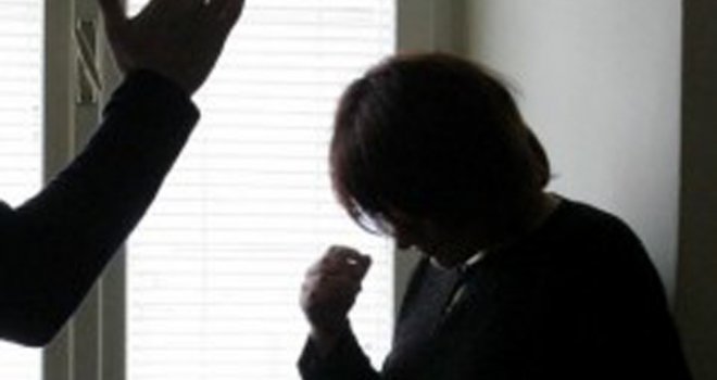 U Tesliću i Bosanskom Brodu sinovi pretukli majke