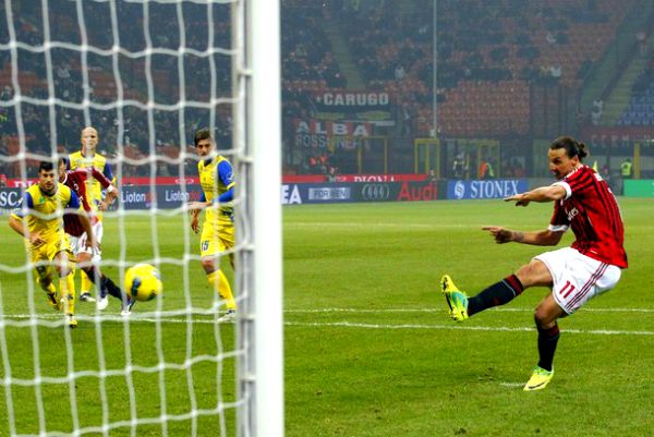 Gol Zlatana Ibrahimovića s bijele tačke; foto: Reuters Gol Zlatana Ibrahimovića s bijele tačke; foto: Reuters