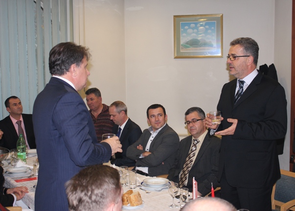 Predsjednik Vlade Federacije BiH Nermin Nikšić i ministri posjetili HT Eronet Predsjednik Vlade Federacije BiH Nermin Nikšić i ministri posjetili HT Eronet