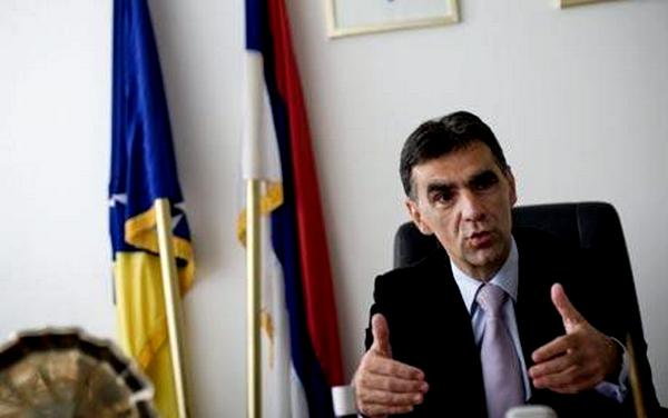 Ova država, ako se ovako nastavi i ako se ne naprave radikalne promjene, ide u dužničko ropstvo i ide u bankrot Ova država, ako se ovako nastavi i ako se ne naprave radikalne promjene, ide u dužničko ropstvo i ide u bankrot