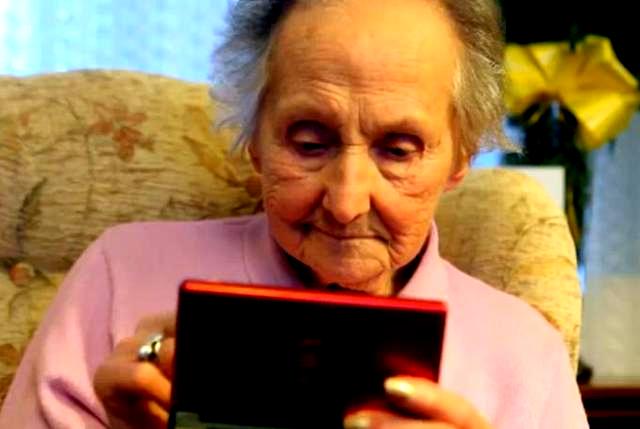 Stogodi&scaron;njakinja zdrava zbog igaranja video igrica