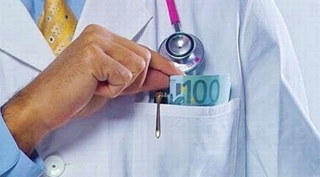 Pet osoba prijavljeno zbog zloupotreba službenog položaja