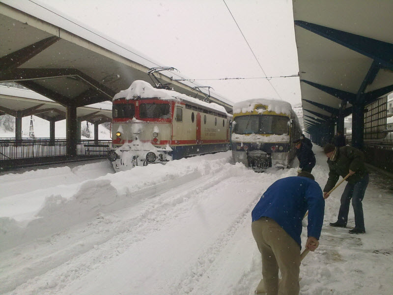 Radnici Željeznica FBiH uspjeli su bez ičije pomoći očistiti više od 600 km pruge Radnici Željeznica FBiH uspjeli su bez ičije pomoći očistiti više od 600 km pruge