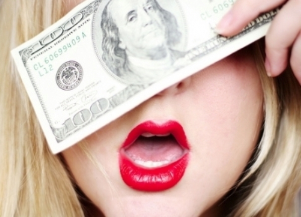 žena novac žena novac