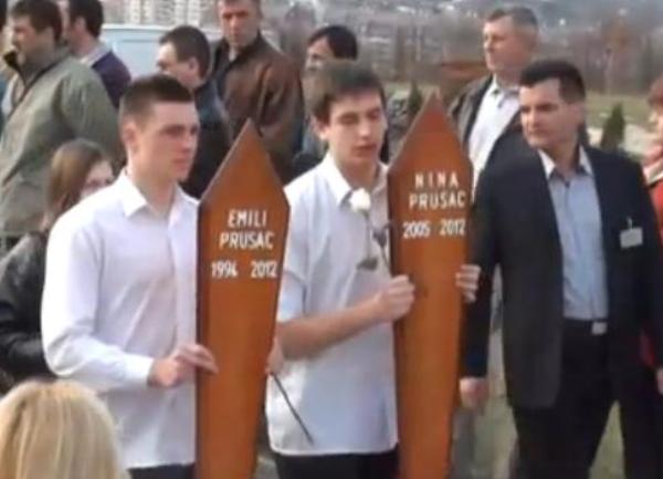 sahranjene Nina i Emili