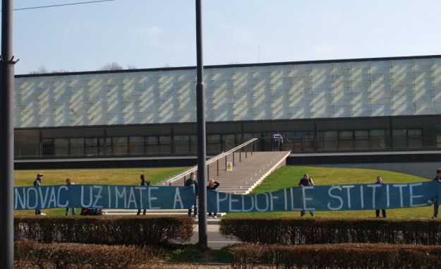 Crkva je za&scaron;titnik pedofila i krpelj na tkivu ovoga naroda!