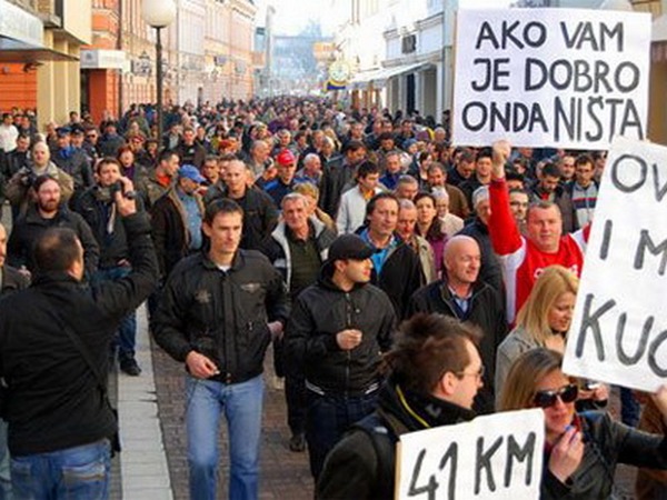 Studenti zaprijetili izlaskom na ulice ukoliko se ne poduzmu mjere suzbijanja korupcije i nepotizma na Banjalučkom univerzitetu