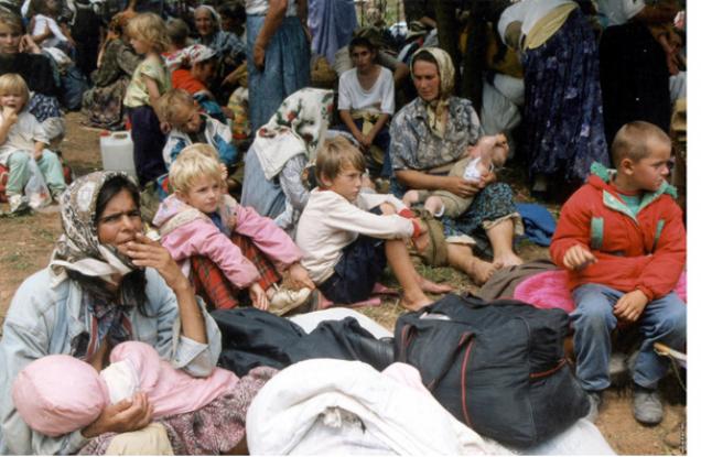 Dosad neobjavljene fotografije proboja srebreničke kolone smrti/ Foto: Ahmet Bajrić Blicko Dosad neobjavljene fotografije proboja srebreničke kolone smrti/ Foto: Ahmet Bajrić Blicko
