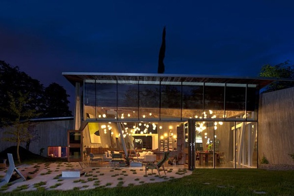 Skladi&scaron;te izgorjelo u požaru na potpuno nov način preuredili dizajneri iz studija Omer Arbel Office