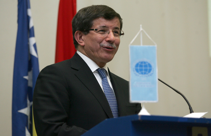 Zlatna povelja 'Linus Pauling' uručena Ahmetu Davutogluu/ Foto: DEPO PORTAL Zlatna povelja 'Linus Pauling' uručena Ahmetu Davutogluu/ Foto: DEPO PORTAL