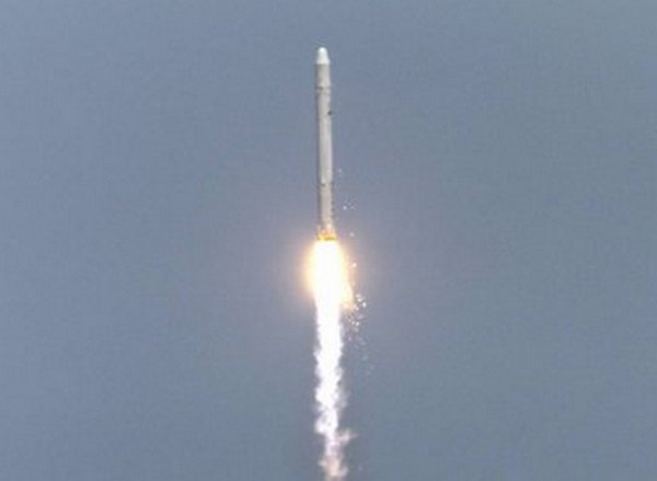 Prva komercijalna raketa odletila u svemir