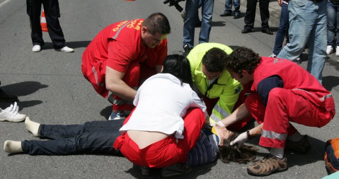 Sarajevska policija traga za vozačem: Udario pješakinju i pobjegao sa mjesta nesreće