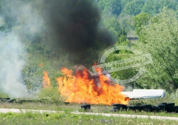 Pad aviona u Zalužanima kod Banjaluke/ Foto: Nezavisne novine Pad aviona u Zalužanima kod Banjaluke/ Foto: Nezavisne novine