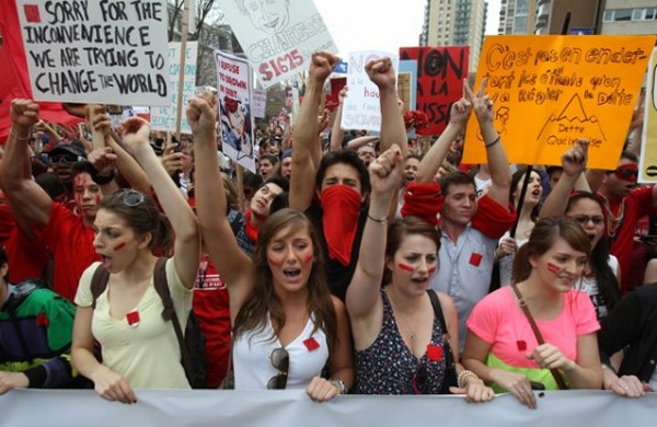 Nastavljeni studentski protesti, privedeno 400 osoba