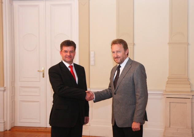 Odražan sastanak Izetbegovića i Lajčaka