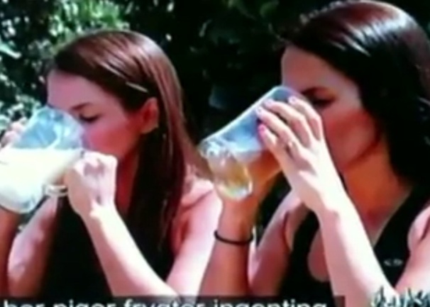 sestre piju urin i spermu magarca