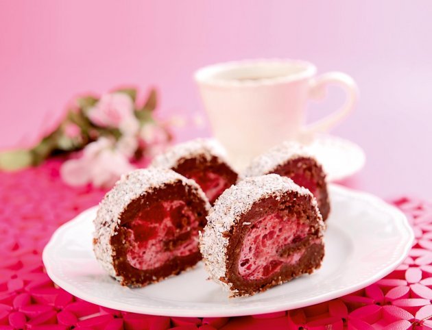 Hladni, nepečeni kolači za tople ljetnje dane Hladni, nepečeni kolači za tople ljetnje dane