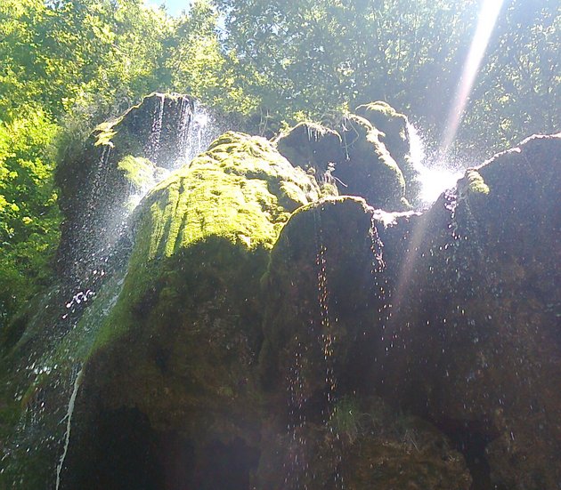 Igra vodenih vilenjaka na rijeci Neri Igra vodenih vilenjaka na rijeci Neri