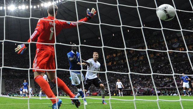 Italija sa dva pogotka Balotellija vodi protiv Njemačke Italija sa dva pogotka Balotellija vodi protiv Njemačke