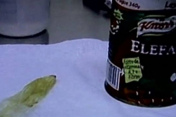 U sosu od paradajza pronašla iskorišten kondom U sosu od paradajza pronašla iskorišten kondom