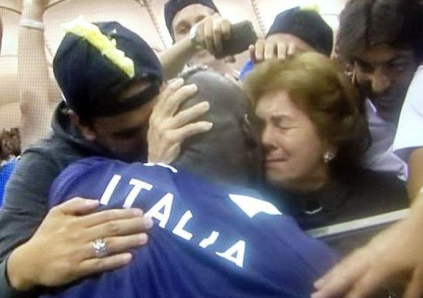 Balotelli s majkom Balotelli s majkom