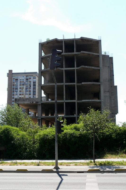nedovršeno zdanje na Pofalićima nedovršeno zdanje na Pofalićima