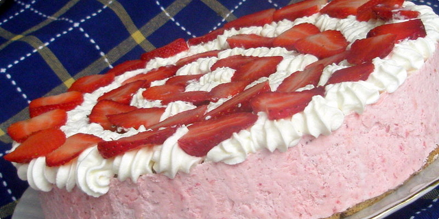 parfe torta od jagoda