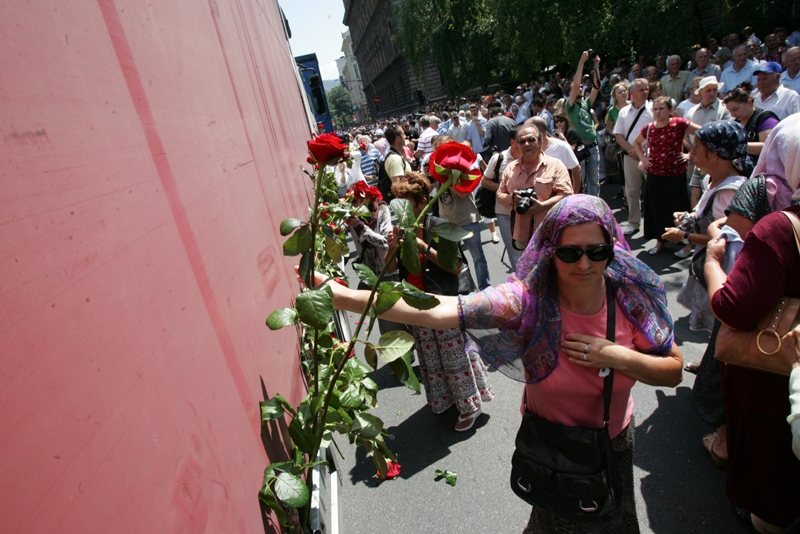 Ispraćaj posmrtnih ostataka 520 Srebreničana
