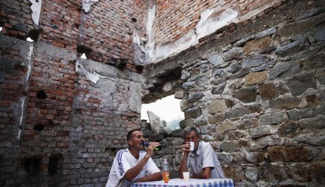Slobodan Radaković i Nedžad Begović u Srebrenici otvorili kafanu