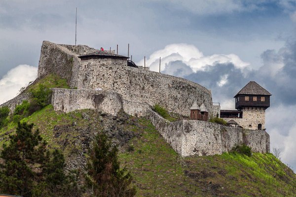 Dobojska tvrđava i varo&scaron;
