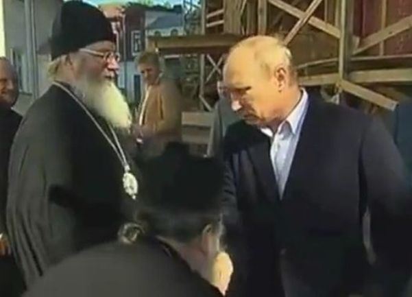 Putin i sve&scaron;tenik