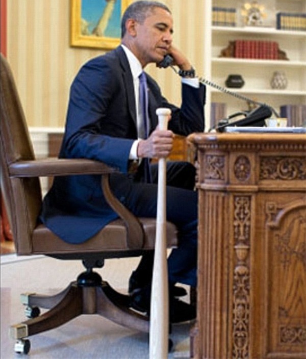Obama s bejzbolskom palicom