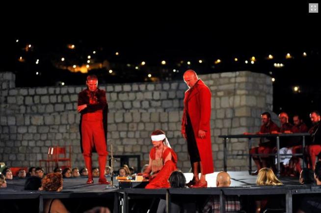 Dantova smrt Olivera Frljića