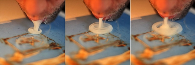 Fernando de la Rocque slika dimom kanabisa