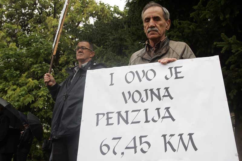 protest vojnih penzionera protest vojnih penzionera