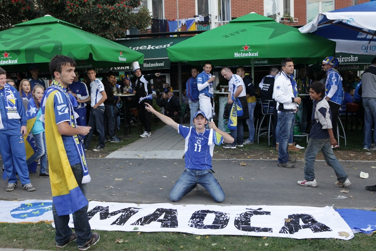 Atmosfera na ulicama Zenice pred utakmicu BiH-Litvanija