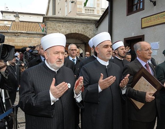 dodjela Mensure reisu-l-ulemi mr. Huseinu ef. Kavazovicu