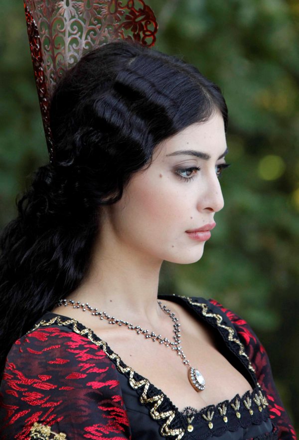 Melike Ipek Yalova, nova princeza u Sulejmanu Veličanstvenom