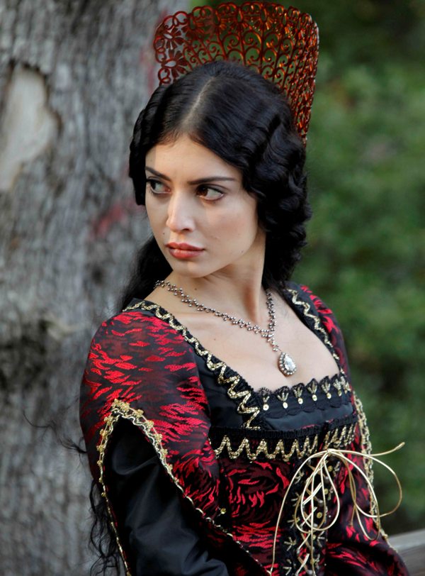 Melike Ipek Yalova, nova princeza u Sulejmanu Veličanstvenom