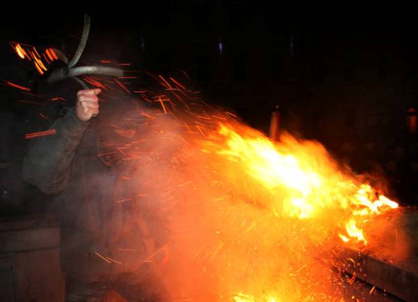 Neredi u Mariboru, foto: DELO Neredi u Mariboru, foto: DELO