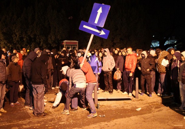 Slovenija je na rubu ambisa Slovenija je na rubu ambisa