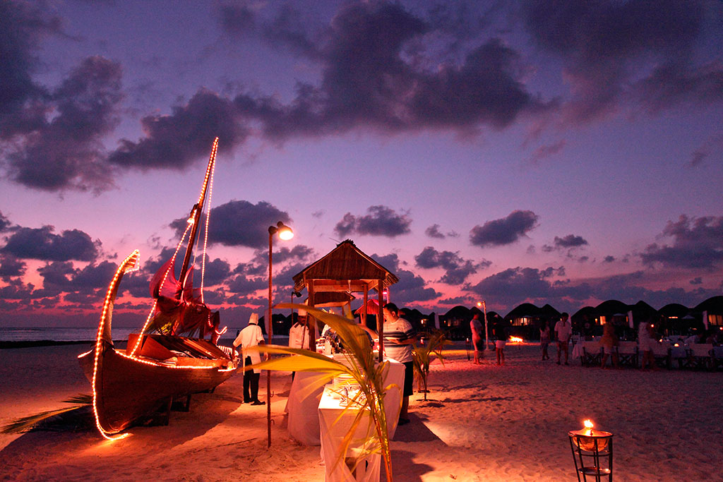 Maldivi noću Maldivi noću