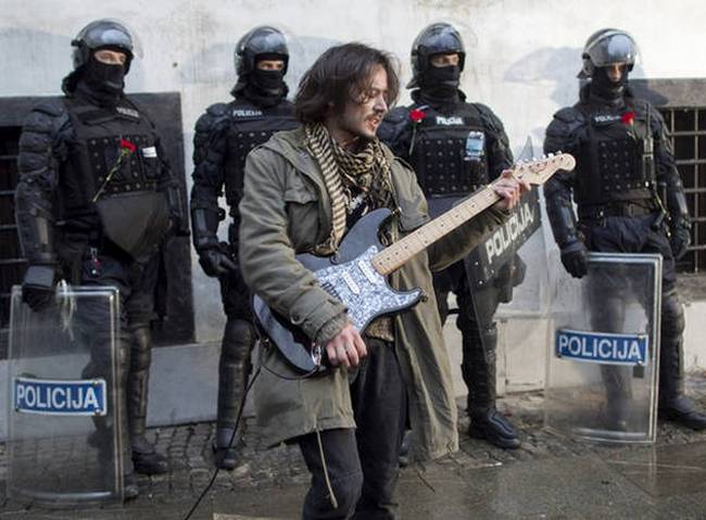 Protesti u Sloveniji - 2012 Protesti u Sloveniji - 2012