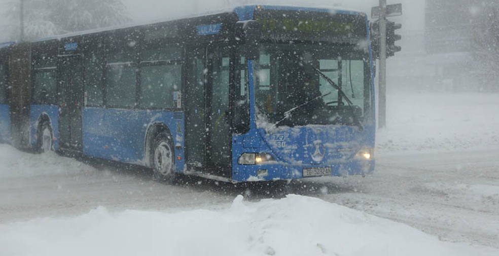 ZET-ov autobus snijeg