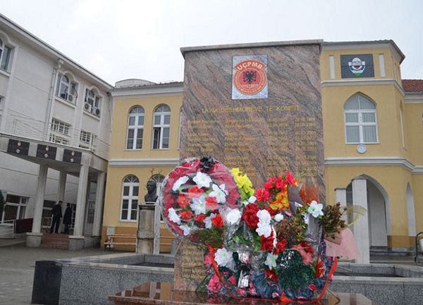 spomenik u pre&scaron;evu