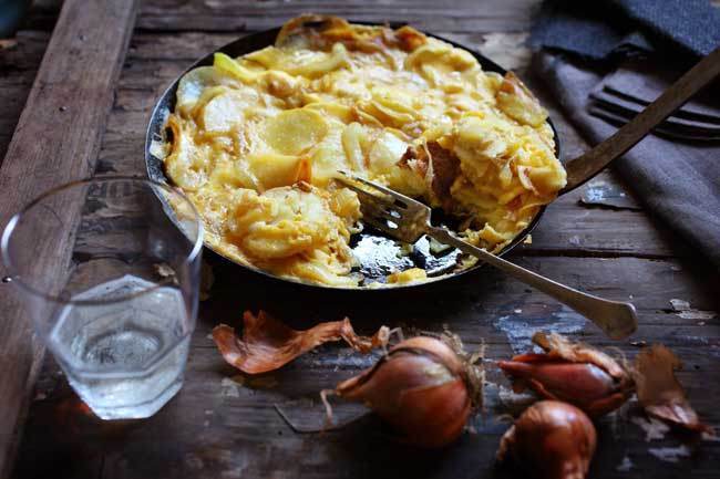 jaja s lukom i krompirom jaja s lukom i krompirom