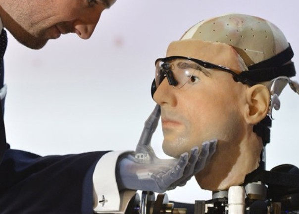 Upoznajte Rexa, prvog umjetnog čovjeka Upoznajte Rexa, prvog umjetnog čovjeka